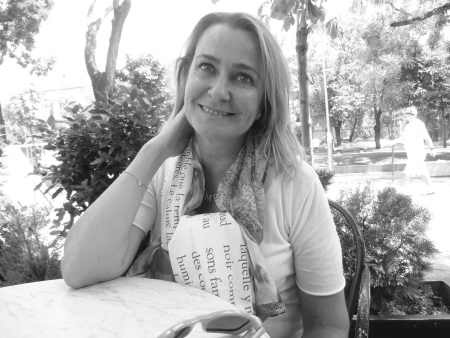 Almudena Solana, "Efectos secundarios", Planeta.